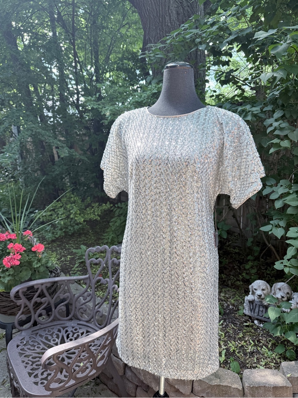 Vince Camuto Silver Sequin Lattice Shift Dress Cocktail Party Size 0 NWT